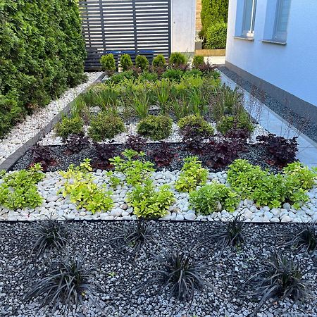 Bela - Pokoje Z Aneksami I Apartamenty Kolobrzeg Luaran gambar