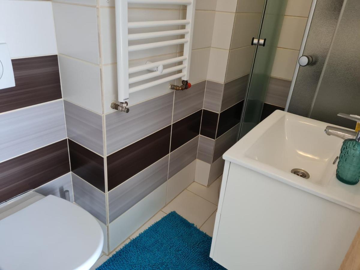 Bela - Pokoje Z Aneksami I Apartamenty Kolobrzeg Luaran gambar
