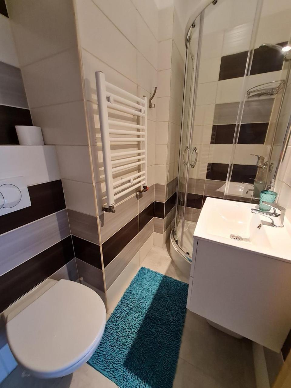 Bela - Pokoje Z Aneksami I Apartamenty Kolobrzeg Luaran gambar